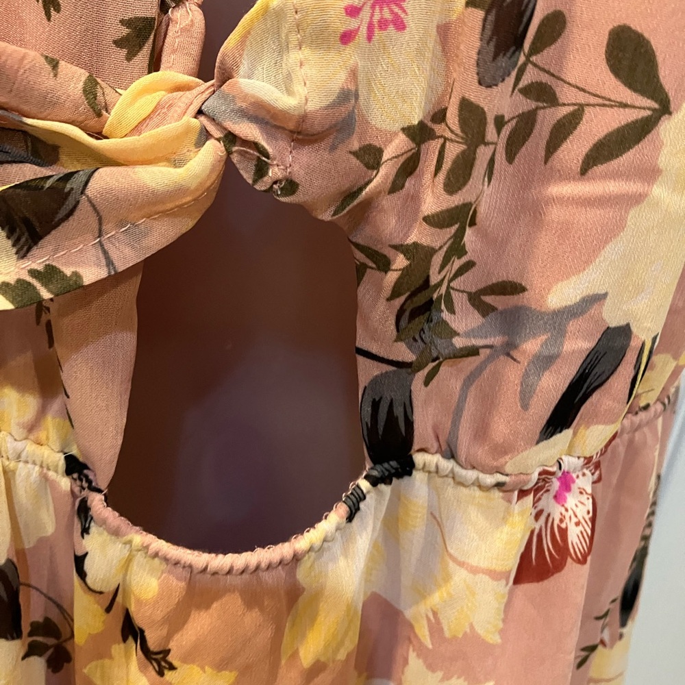 Dress - Picture 5 of 8